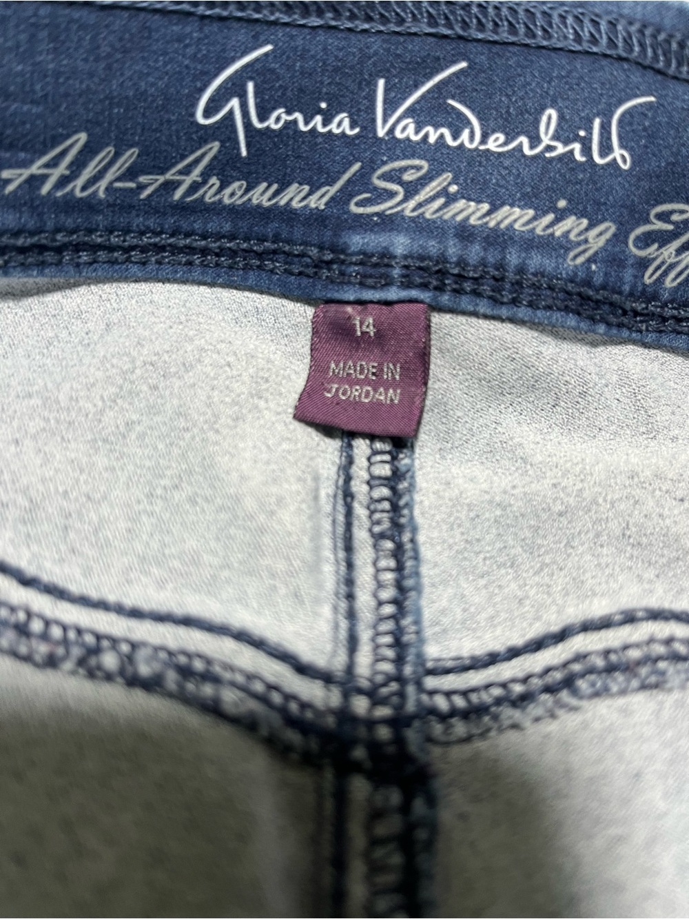 Gloria Vanderbilt All Around Slimming Effect Avery Stretch Denim Bermuda Shorts - Picture 6 of 6